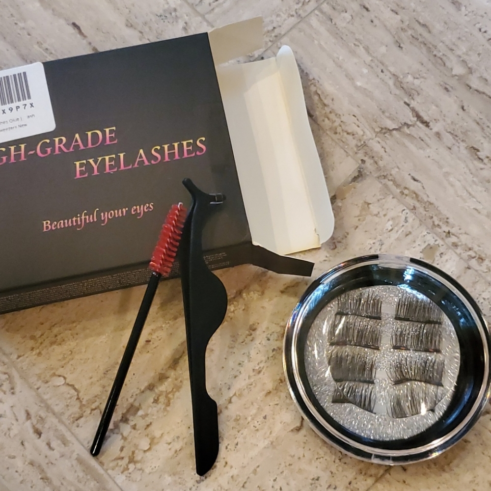 Eyelashes - Picture 3 of 3